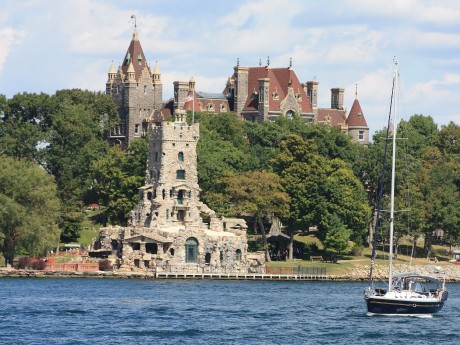 Eastern Canada: Toronto, Niagara Falls, Kingston, Ottawa, Montreal & Quebec City