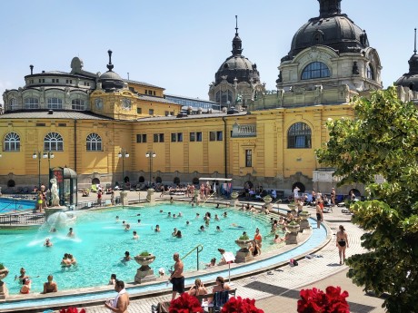 Wellness Hungary: Budapest & Hévíz