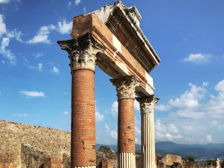 Italy: Rome, Naples & Pompeii